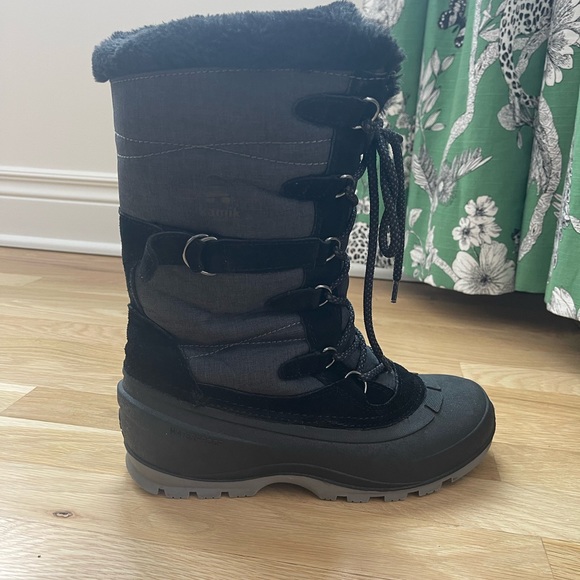 SOREL women’s boots. - Picture 5 of 6